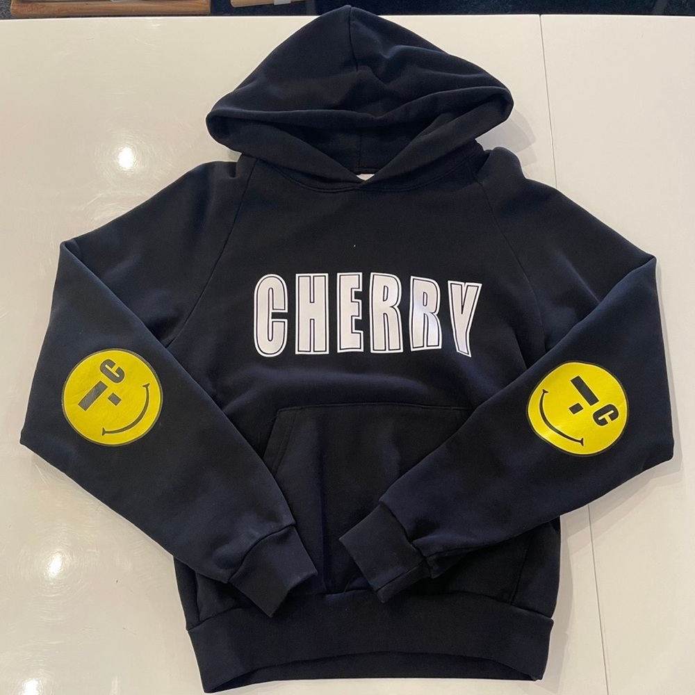 CHERRY LA Smiley Hoodie 💛